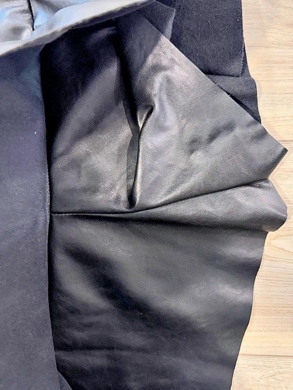 DOL+BE Black Faux Leather Pleated Mini Skirt Size Small Like New - Picture 5 of 5